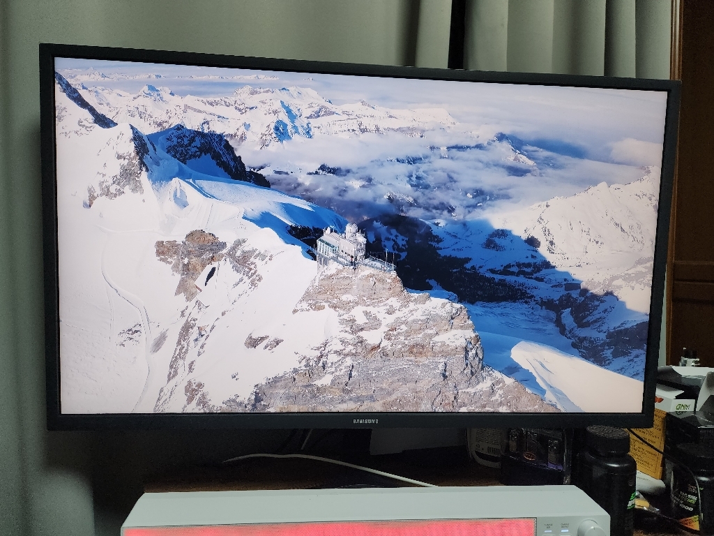 삼성전자 80 U32J590 4K UHD 모니터 고해상도