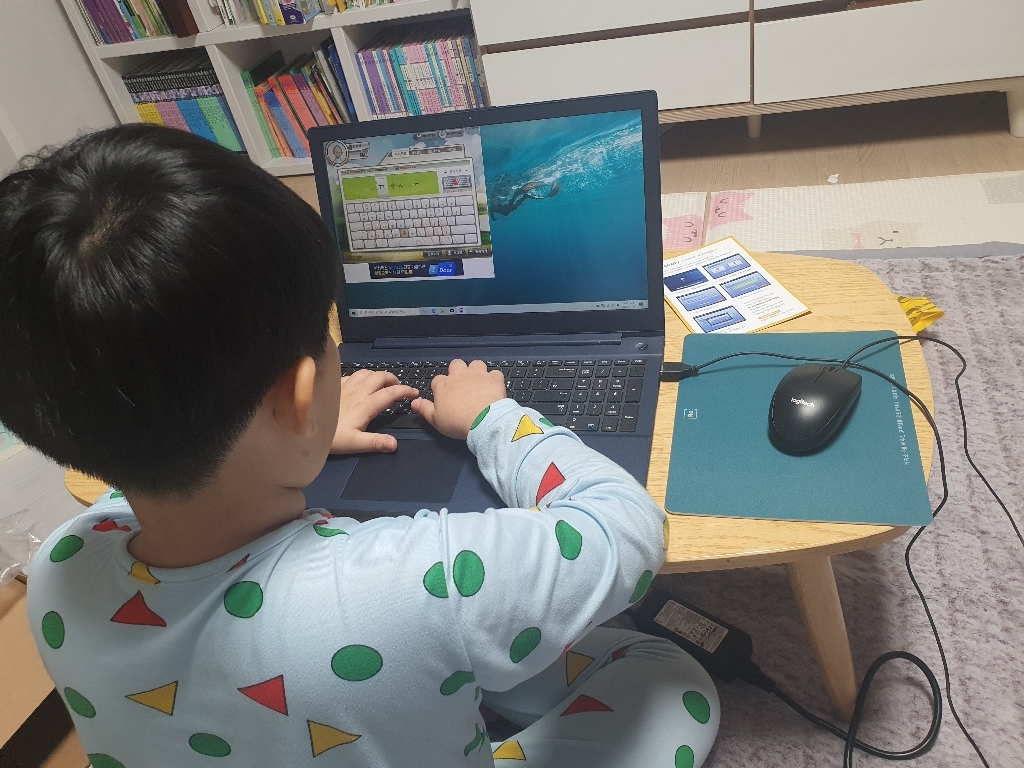 삼성전자 노트북 5 NT551EBE 그레이 8세대 코어i5 램B SSDB 윈10 탑재