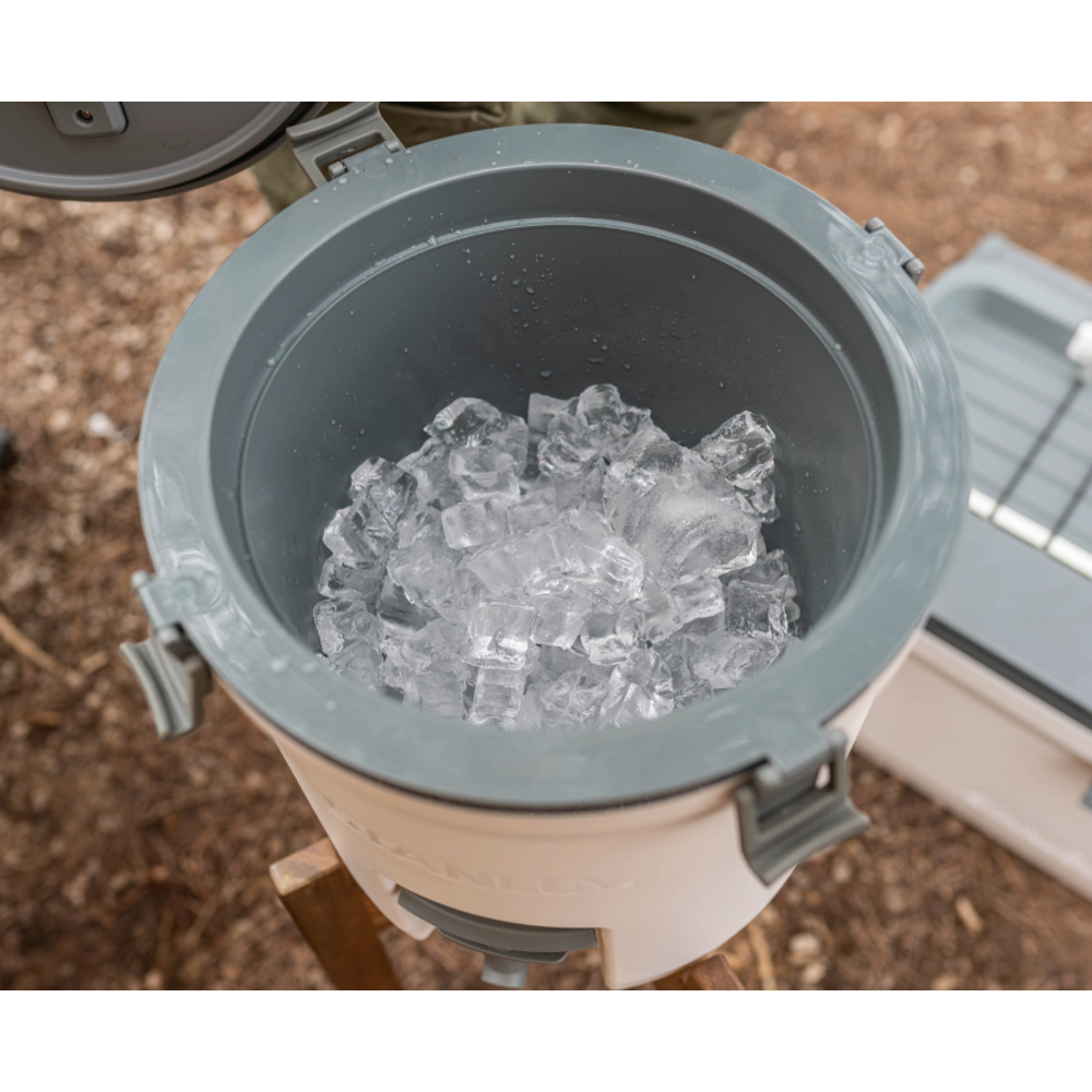 야외 활동의 필수품, 스탠리 어드벤쳐 워터저그