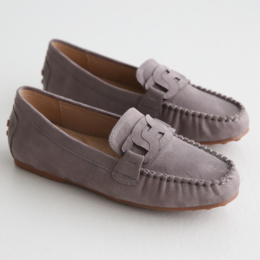 단골언니 랜버드 로퍼, 당신의 발걸음에 우아함을 더하다