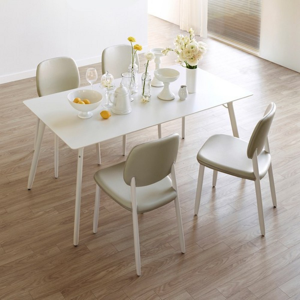 섬세한 디자인과 편안함의 조화, 일룸 비비 솔리드 의자(인조가죽) 리뷰 일룸식탁의자