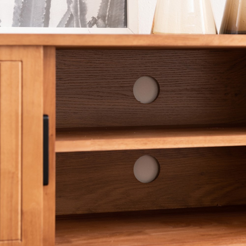 자연을 품은 거실의 중심