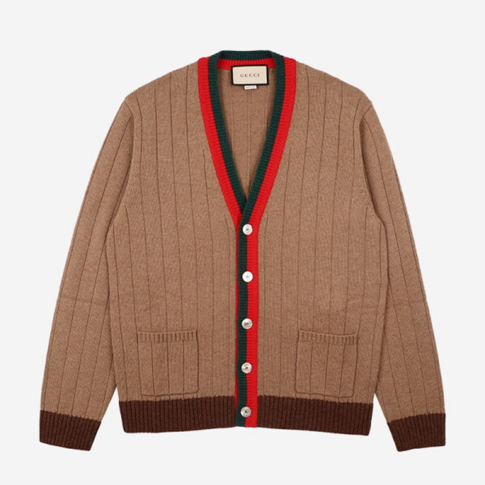 시간을 초월하는 우아함과 스타일의 정수, ****** 스트라이프 카멜 가디건