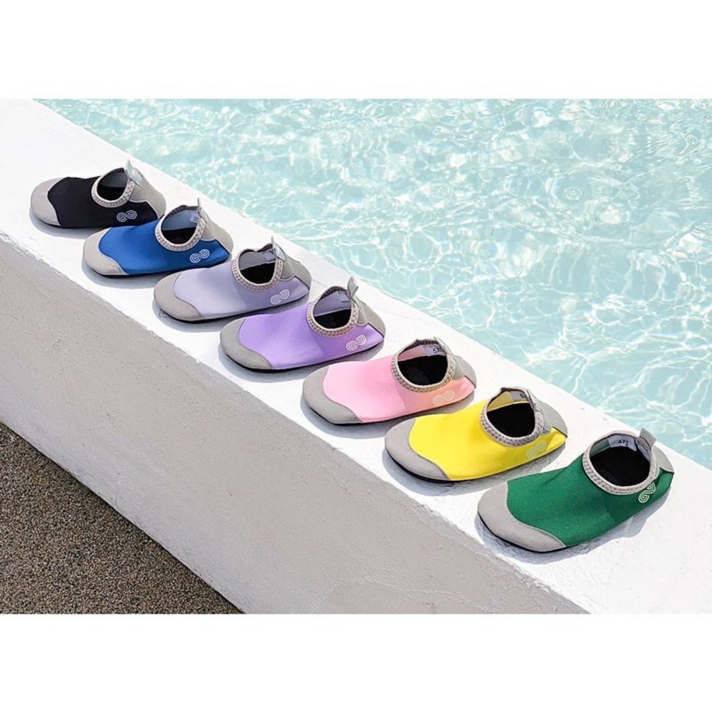 아이들의 안전하고 즐거운 물놀이를 위한 키즈 아쿠아슈즈