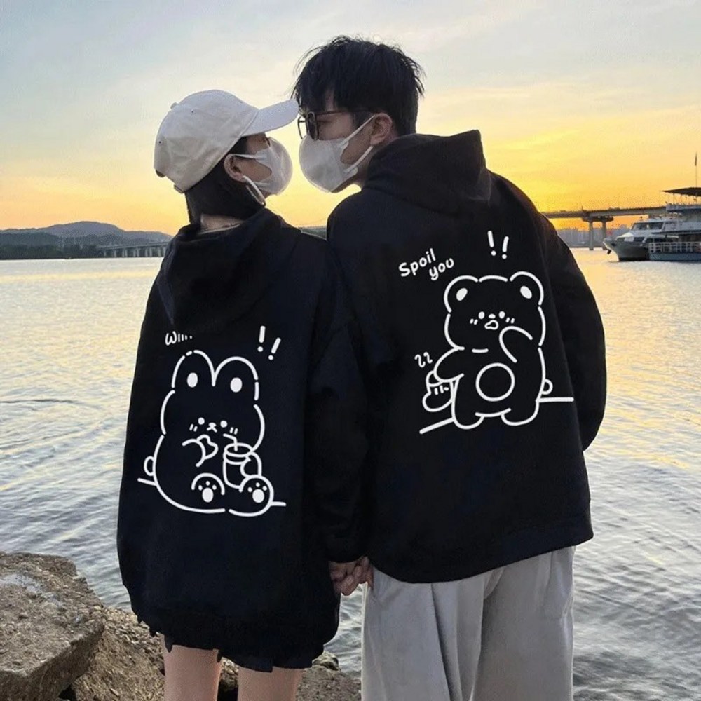 따뜻함과 귀여움을 담은 곰돌이 기모 후드티, 지금 1+1 혜택으로 만나보세요!