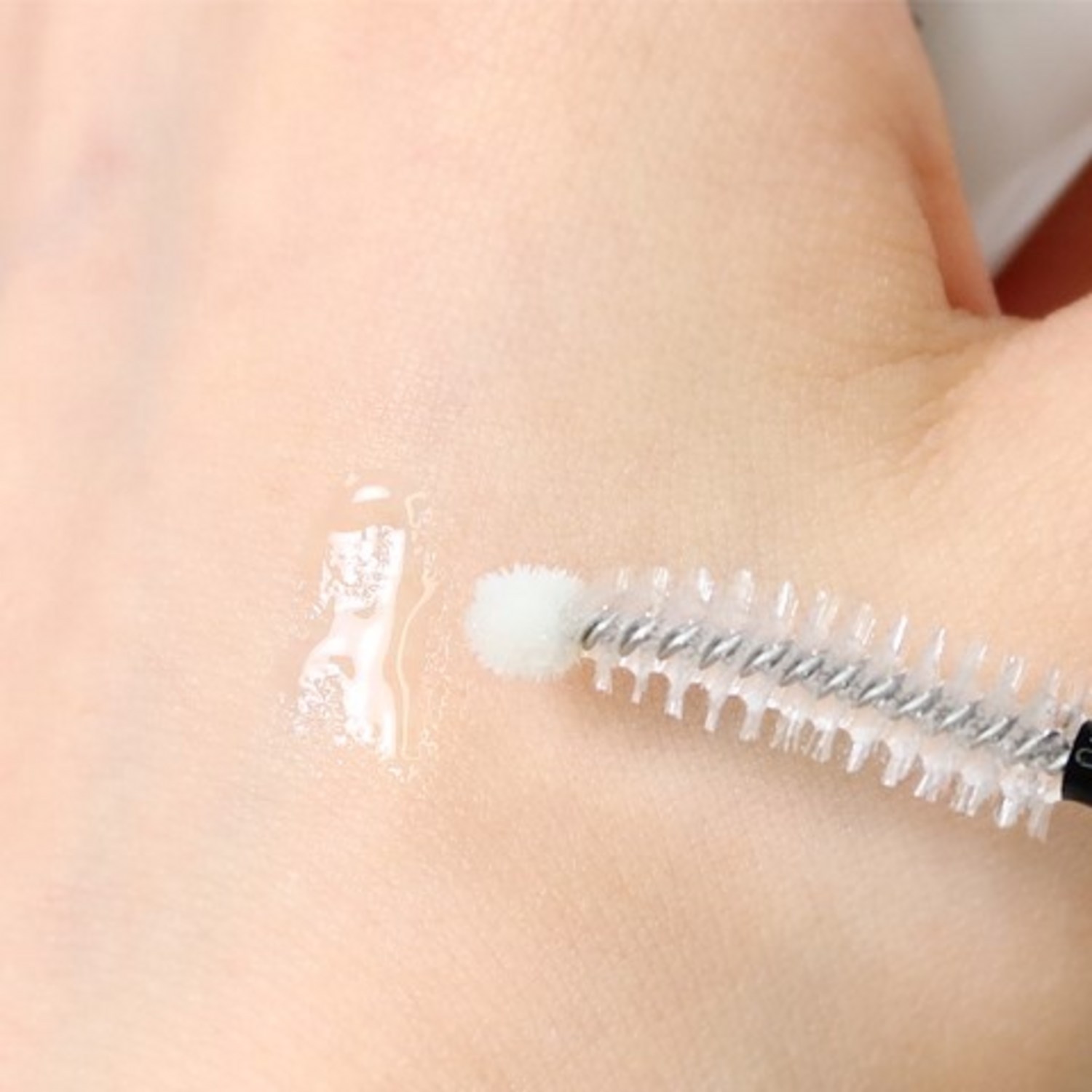 아름다운 속눈썹을 위한 필수 아이템