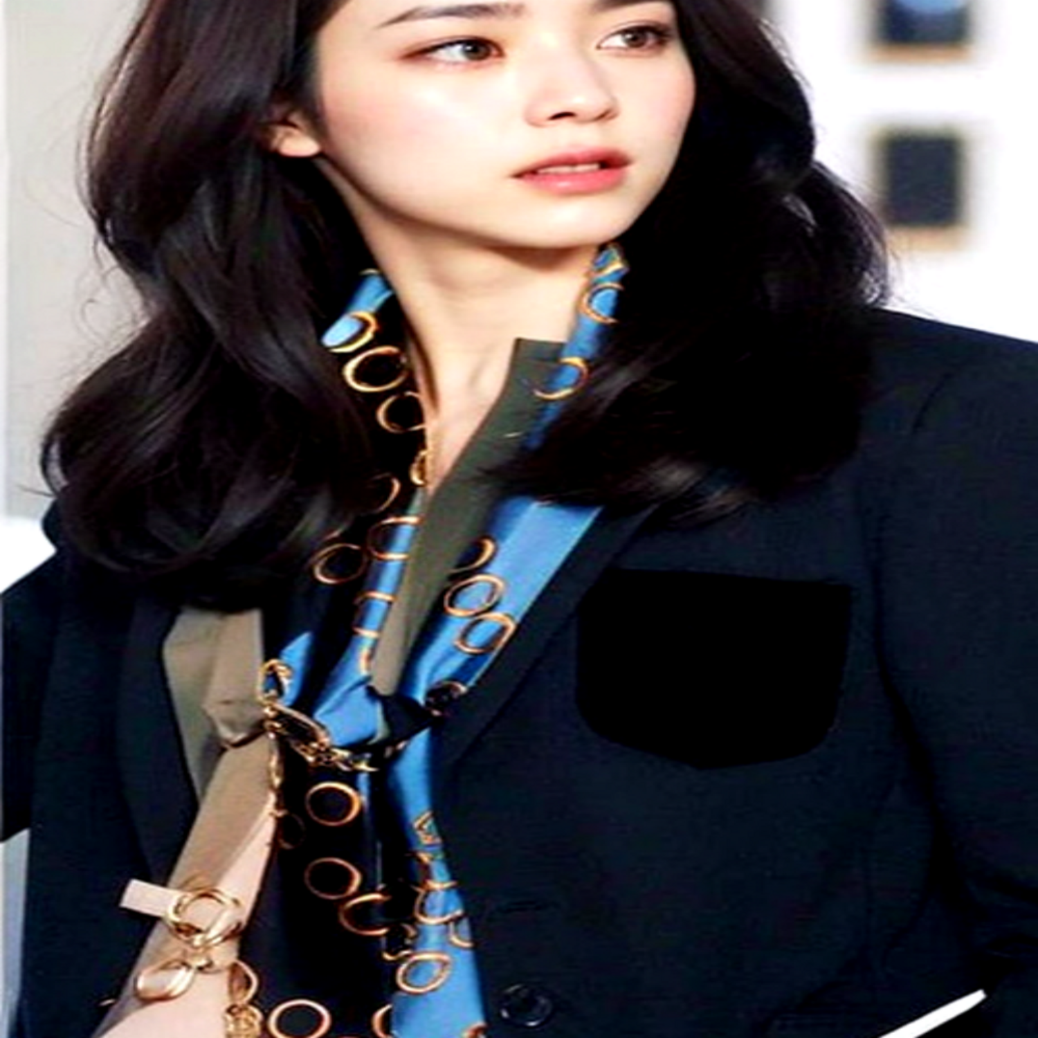 우아함과 가성비를 모두 잡는 닥터로렌 여성 롱 방도 스카프