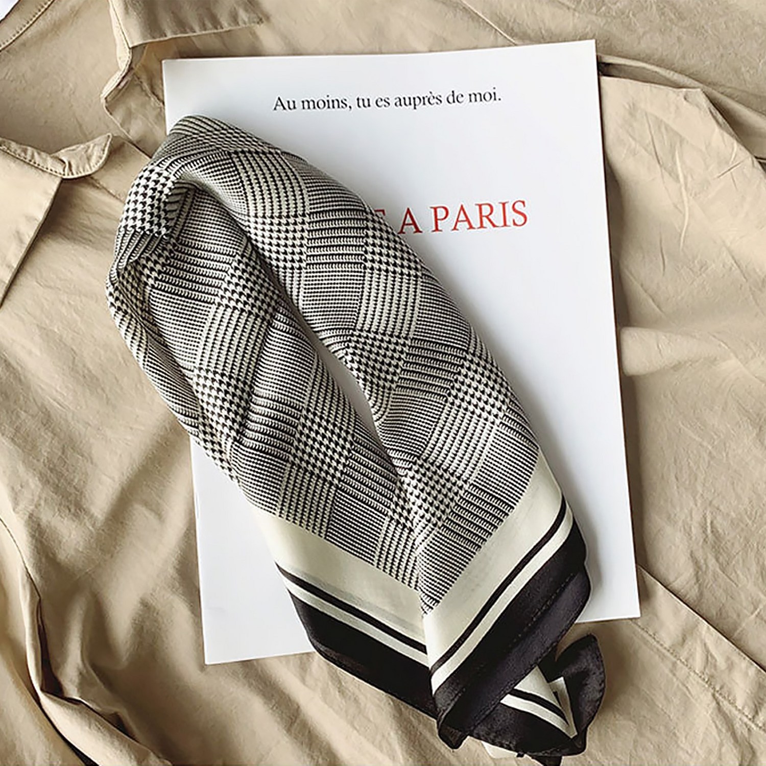 CACTRUST 실크 스카프로 당신의 일상에 우아함을 더하세요!