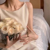 비비에모 끈나시 라운드넥 드레일 롱 슬림 원피스 03121