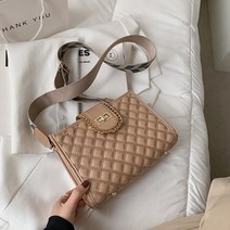 로젤리 퀄팅 볼드 스트랩 미니 크로스백