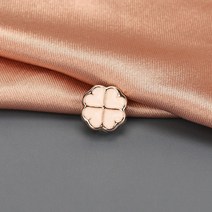 블라우스 셔츠 오픈방지 자석 옷핀 매너 브로치 뱃지 브로찌 배찌 V.클로버화이트