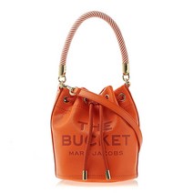 럭셔리에비뉴 럭셔리에비뉴 (마크제이콥스) H652L01PF22 822 더 레더버킷백 (P002169761)