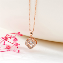 노이드비 여성용 써지컬스틸 큐빅 품은 꽃 목걸이 + 선물박스 세트