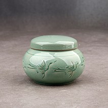 [성연티세라] 청자 조각운학 낮은단지(500g) 꿀단지 경옥고단지
