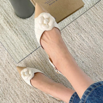 스틸레토 배색 까멜리아 슬링백 플랫