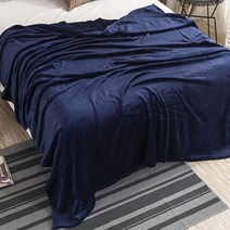 블랫킹 캠핑용 이불 차박 러그 극세사 베드러너 털담요 거실 큰