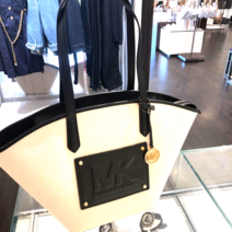 마이클코어스 Michael Kors 레이디 킴버 라지 드로스트링 토트 숄더백 핸드백 지갑 블랙 사첼 가방