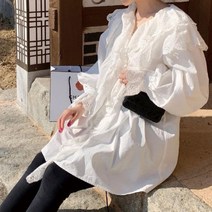 [랜덤플레이]펀칭 레이스 플라워 프릴 루즈핏 벌룬 블라우스