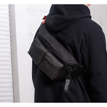 [블랙야크] 어스힙색L / 전면 투포켓 포인트와 독특한 허리웨빙으로 멋스러운 힙색 아이템 / 2BYABX1006