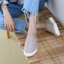 오너클랜 가죽 재질 여성 무지 스니커즈
