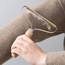 일음쇼핑^*n간편 옷 스크레퍼 1개 양복솔 먼지제거 고양이털 옷솔 청소도구 강아지 휴대용 떨이일음medi*^, ab*^선택없는