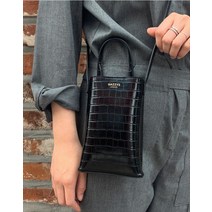 21FW [PAULINE CLASSIC] 블랙 크로커 패턴 마이크로 크로스백 HIWA1F907BK
