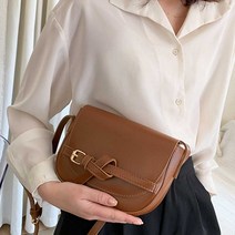 패션 20대 30대 여자 오피스룩 회사원 코디 크로스백