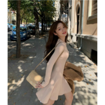 [루네타]러블리 델루나 슬림핏 플레어 미니 니트 원피스