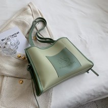임수향 가방 신수정 강경헌 정민아 닥터로이어 이주빈 우현주 크로스백 김호정 토토백 서윤아(( 스카프 선물 ))