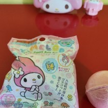 산리오정품 산리오바스볼 키티바스볼 마이멜로디 바스볼 헬로키티 목욕놀이 물놀이 캐릭터 아동입욕제 장난감 랜덤 피규어 바스밤 1개입 55g, 1개