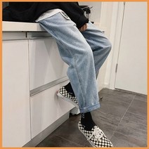 오버핏 데님 팬츠 진 통바지 남성 긴바지 일자 청바지 추천 남자 하의 옷 의류 의상 스타일 트렌드 대학 생 남친룩 데이트 코디 외출 패션 유행 패셔니스타 미팅 소개팅 룩북 잡화 INSUM25