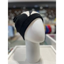 루이까스텔[NC강남] 22F/W LOUIS CASTEL 여성 골프모자 별 부클 뽀글이 자수 니트 방울 비니, 블랙