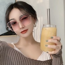 왕홍 그라데이션 선글라스 여자 동그란 얼굴 한국판 쁘띠 프레쉬 봄여름 선글라스 빅테 스퀘어 안경입니다