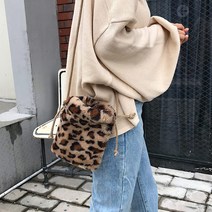 주바 호피 페이크퍼 포근 스마트폰 크로스백
