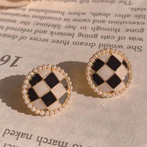 다왕 bZE538 클래식 흑백 체크 둥근 골드 귀걸이 [은침]