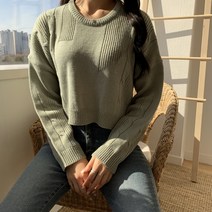 봄철 코디하기좋은 오버핏 파스텔톤 라운드넥 꽈배기 클롭 니트 긴팔티셔츠