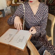 오슈 브이넥 랩스타일 스트랩 옆트임 필수 롱원피스