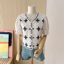 요시아나 [당일발송] 내추럴 네이비 플라워 자수 뜨개 레이스 블라우스