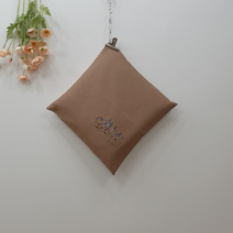 [미술관] 브라운색 대마 자수 방석 관공서 교장실 회의실