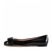페라가모 (VARINA NERO 0574556) 여성 플랫슈즈 22FW