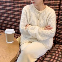 ZDD 여성 꽈배기 가디건 라운드 금장버튼 숏 니트 슬림핏 세상편한 봄가을