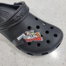 크록스 톰과제리 10008725