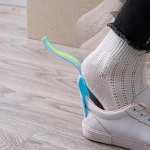 신발 신기 주걱 구두 운동화 농구화 축구화 조깅 마라톤 등산 휴대용 워커 헤라 도우미 몸 불편 어린이 허리 부상 대중 음식점 식당 레스토랑 현관문 편한 서서 단화 센스 효자 선물