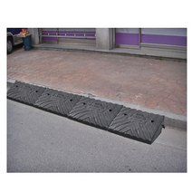 차량 경사로 진입턱 차오름턱 PE HB-18 700L x450W x150H 중형