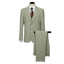 젊어보이는 밝은컬러 남자 연카키 정장 정장룩 데일리