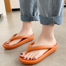 오렌지색 쪼리 여성 여름 휴가철 패션 코디 휴양지