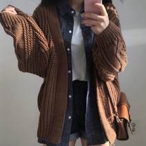 소매 꽈배기 패턴 걸치기 편한 가디건 브라운 기본 여성카디건 간절기가디건 베이지가디건 베이직가디건 브이넥가디건 뜨개가디건 겨울가디건 이쁜가디건