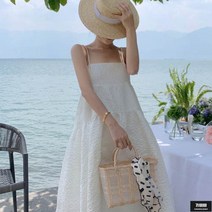 가바바 여성 미디 원피스 맞춤 제작 된 텍스처의 패브릭소재로 디테일을 높여주는 원피스 G61751