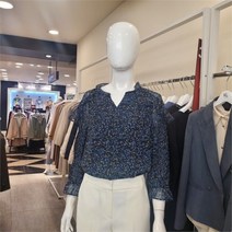 블루페페 NC중앙로 잔꽃무늬 브이넥블라우스 213PSC941