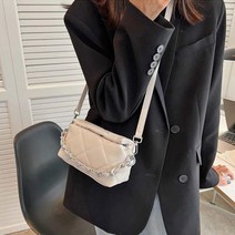 URB_누비사각체인 숄더백 레더숄더백 친구선물 30대가방 여자어깨가방 데이트가방 가죽숄더백